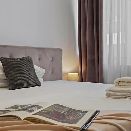 Daire The Moonlight Nest
