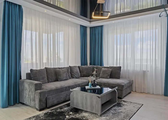 The Moonlight Nest דירה מאמאיה