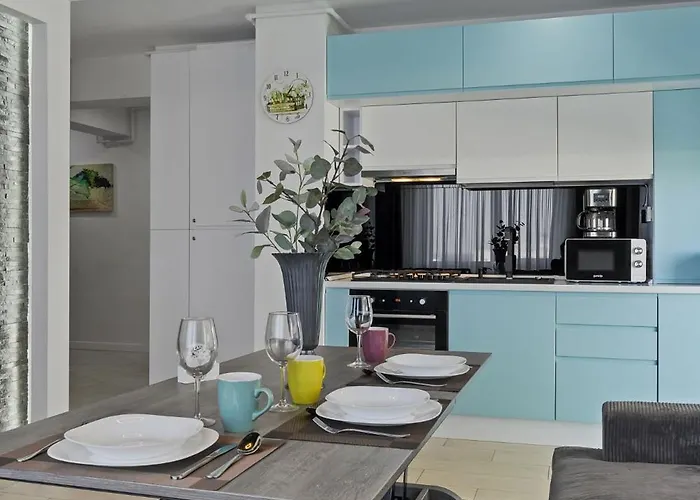 The Moonlight Nest מאמאיה