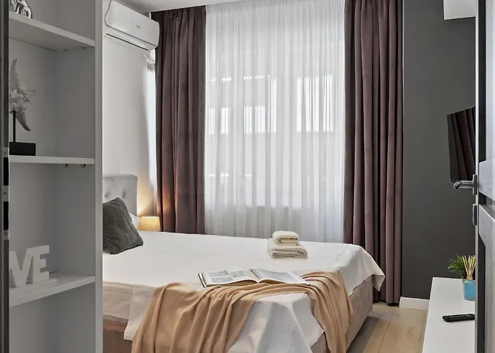 The Moonlight Nest דירה מאמאיה